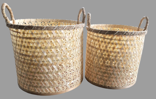 Bamboo basket with handle